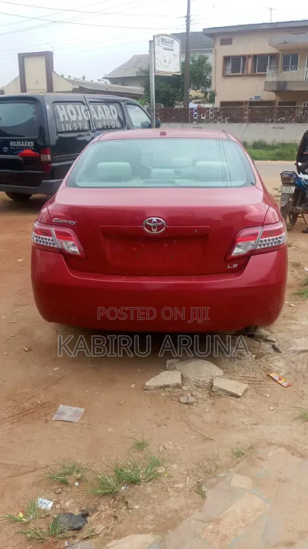 Toyota Camry 2010 Red
