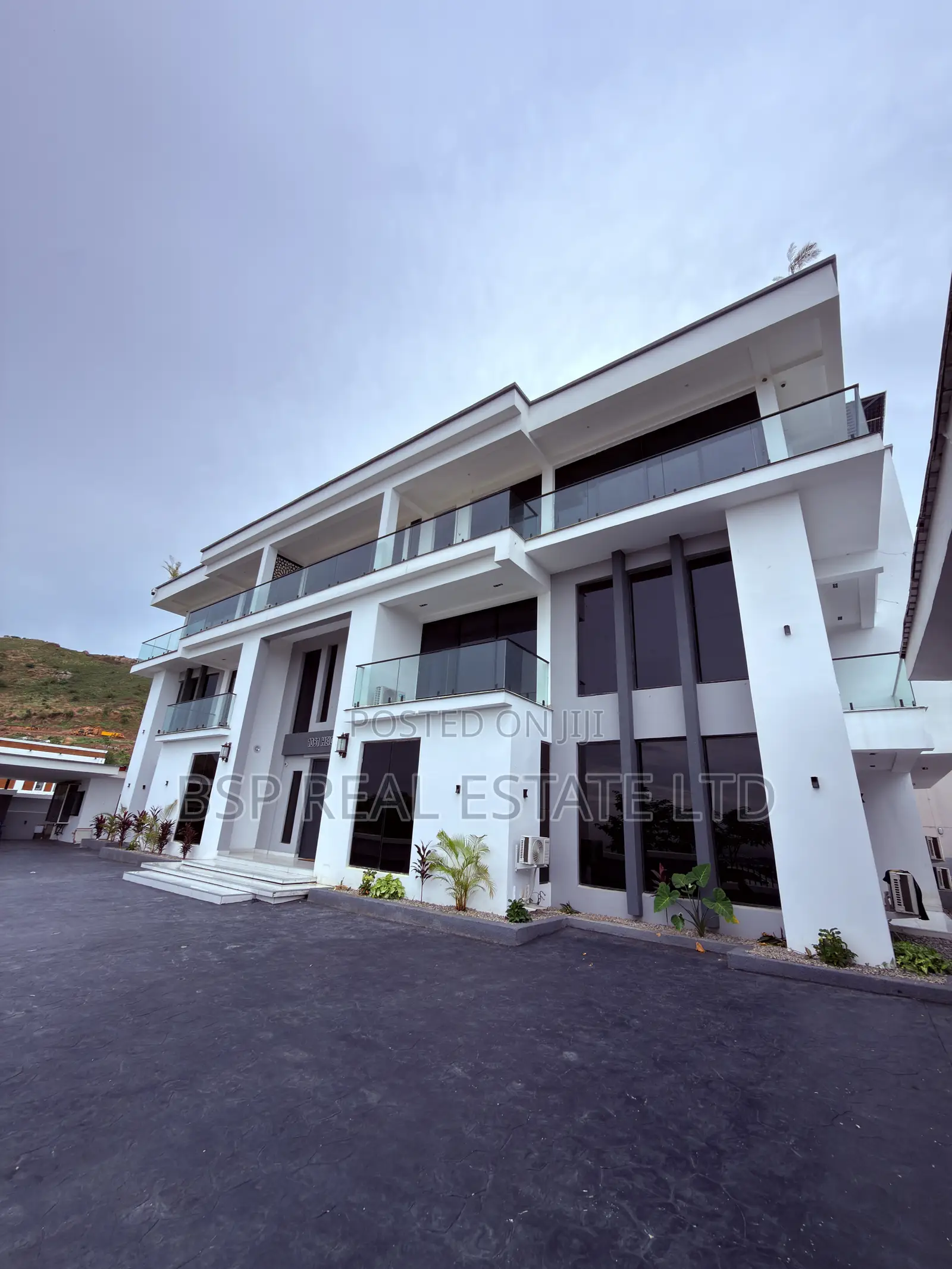 4bdrm Townhouse / Terrace in Maitama for rent