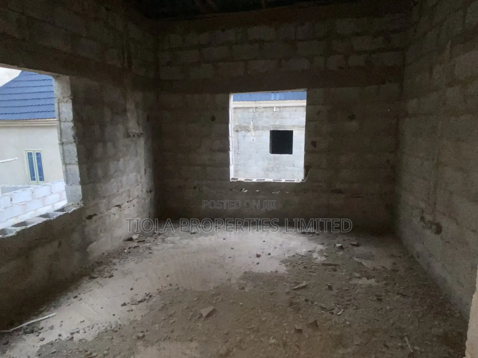 4bdrm Penthouse in Wealth Estate Phase2, Sabon Lugbe for sale