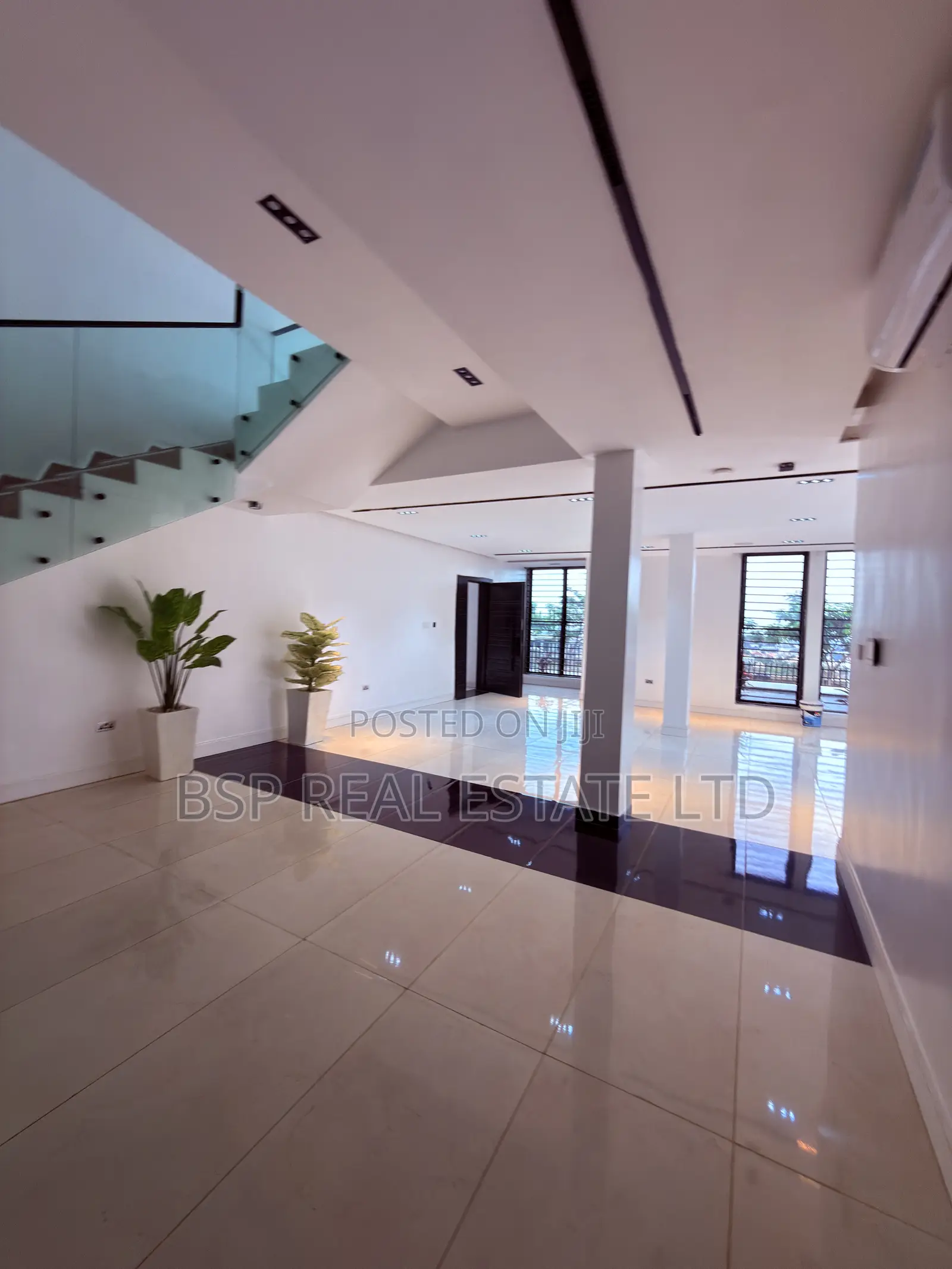 4bdrm Townhouse / Terrace in Maitama for rent