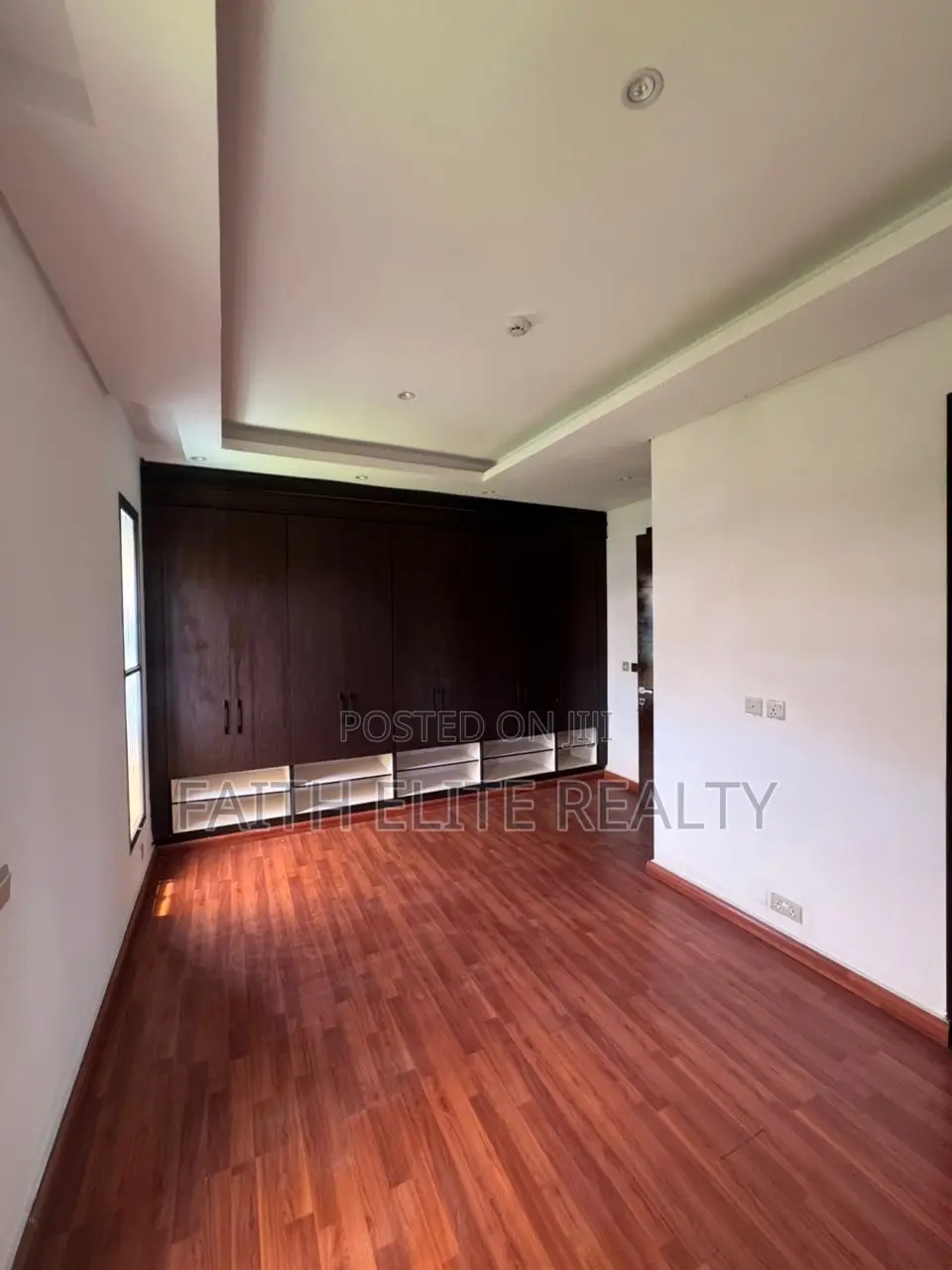 4bdrm Maisonette in Ikoyi for rent