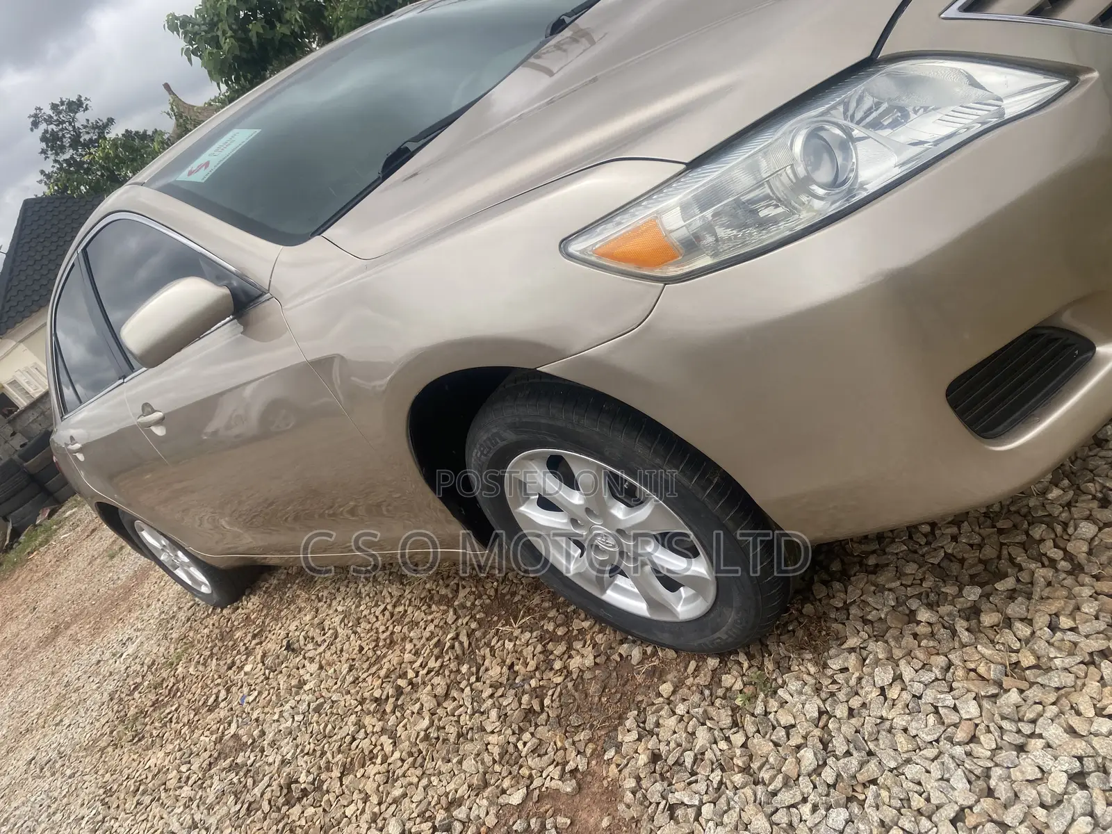 Toyota Camry LE 4dr Sedan (2.5L 4cyl 6AM) 2010 Gold