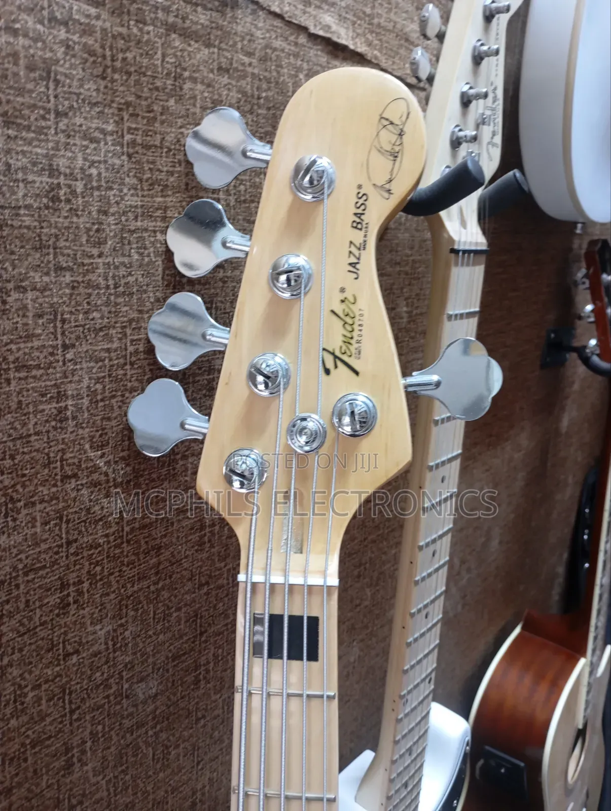 Fender 5-Strings Active Bass Guitar