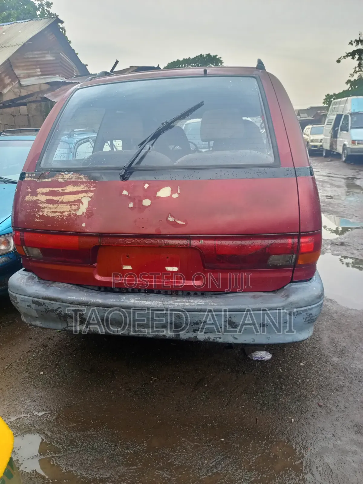 Toyota Previa 1999 Red