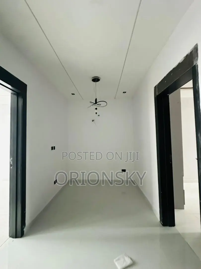 3bdrm Duplex in Ikota for sale