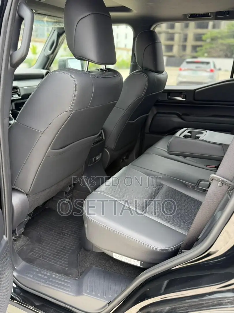Toyota Land Cruiser Prado 2.4 Petrol 2025 Black