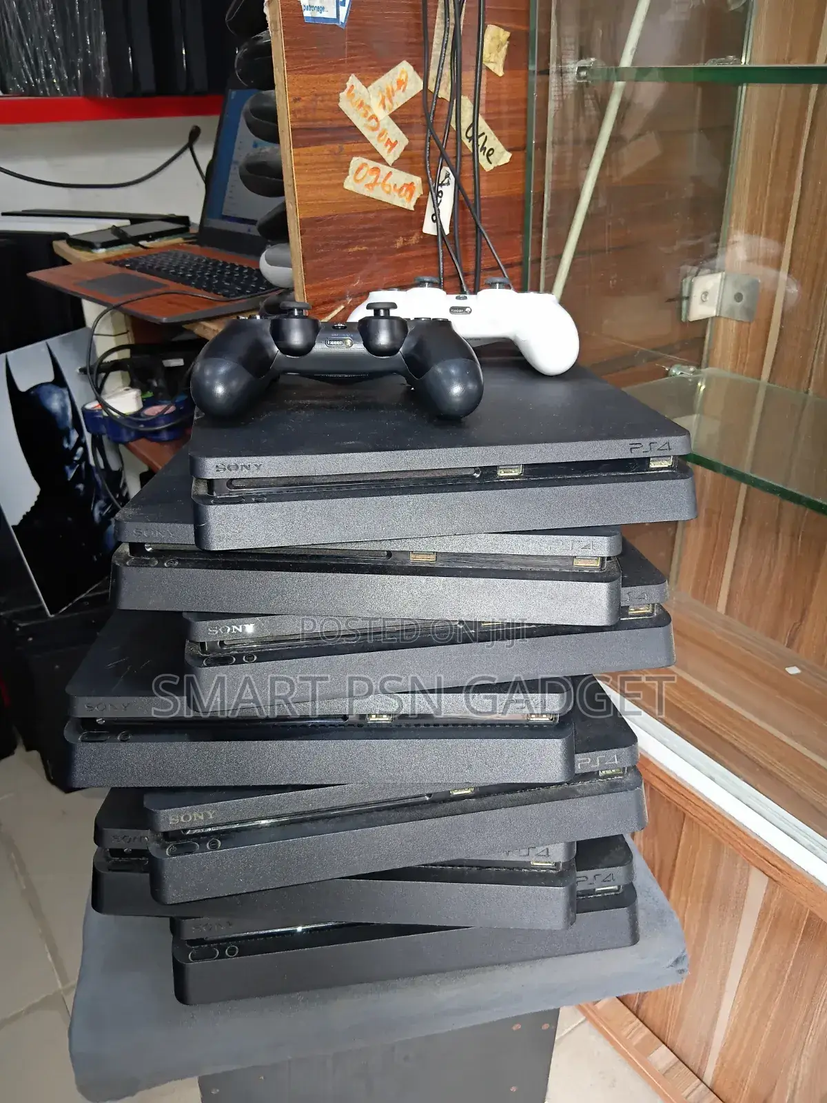 London Used Ps4 Slim || Games Installed