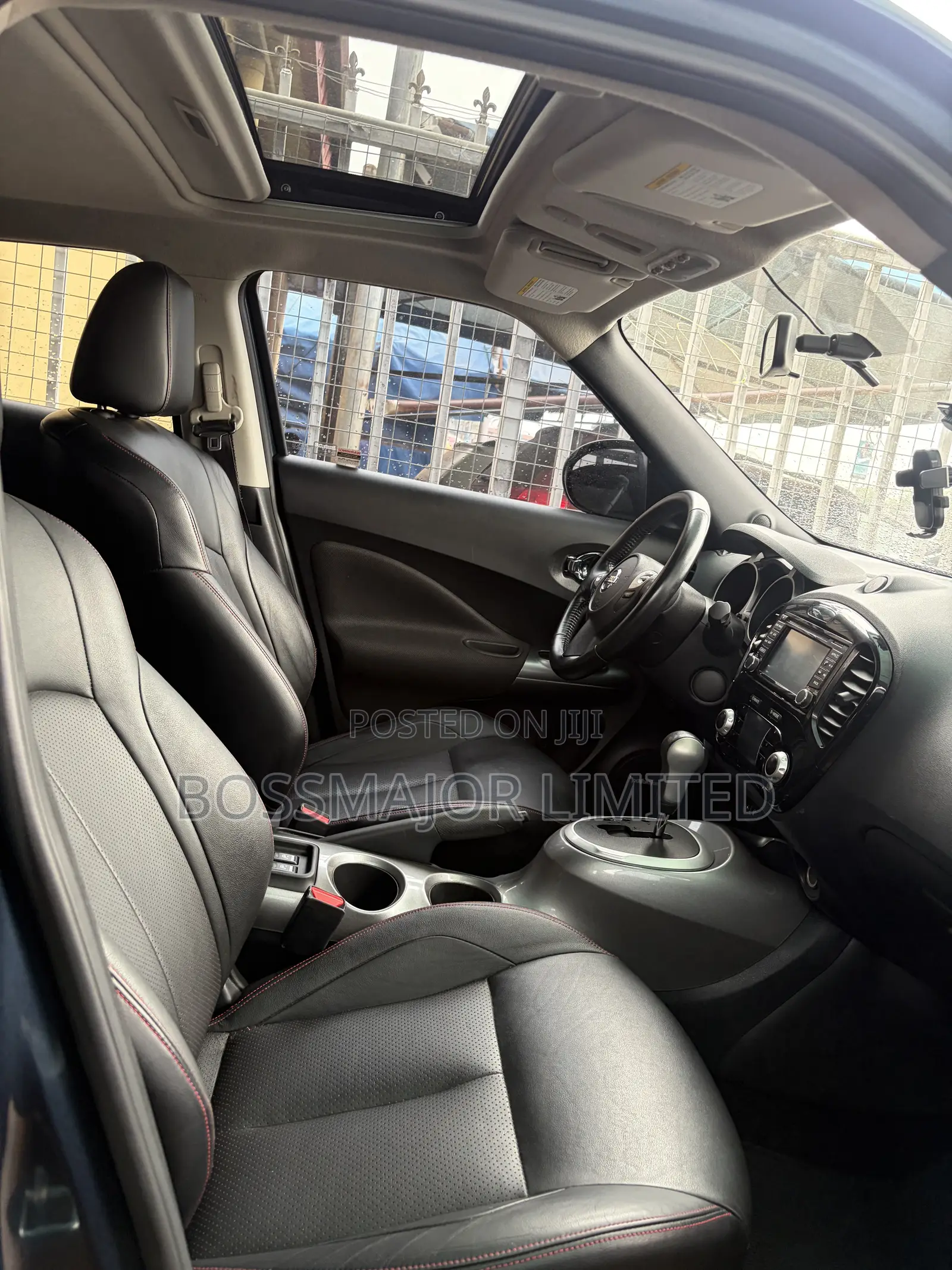Nissan Juke SV 4dr Hatchback (1.6L 4cyl Turbo CVT) 2014 Blue