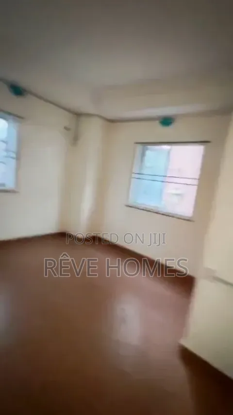 3bdrm Apartment in Shomolu for rent