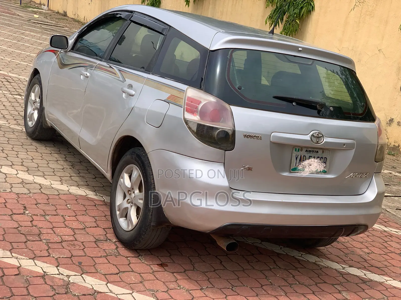 Toyota Matrix XR Hatchback FWD (1.8L 4cyl 4A) 2007 Silver