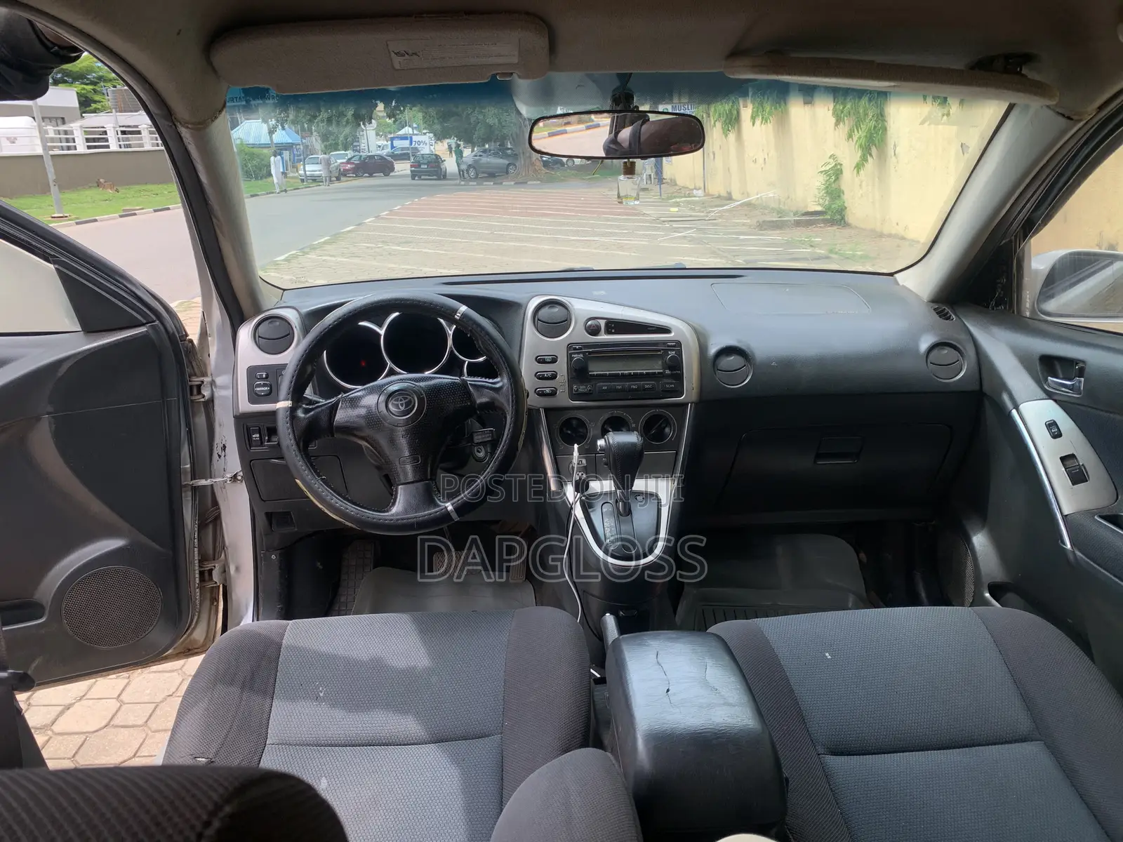 Toyota Matrix XR Hatchback FWD (1.8L 4cyl 4A) 2007 Silver