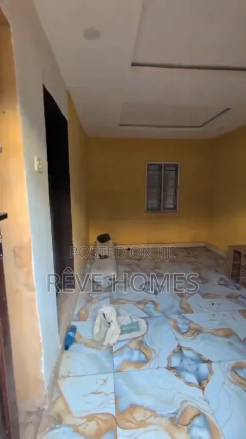 Mini Flat in Jibowu for rent