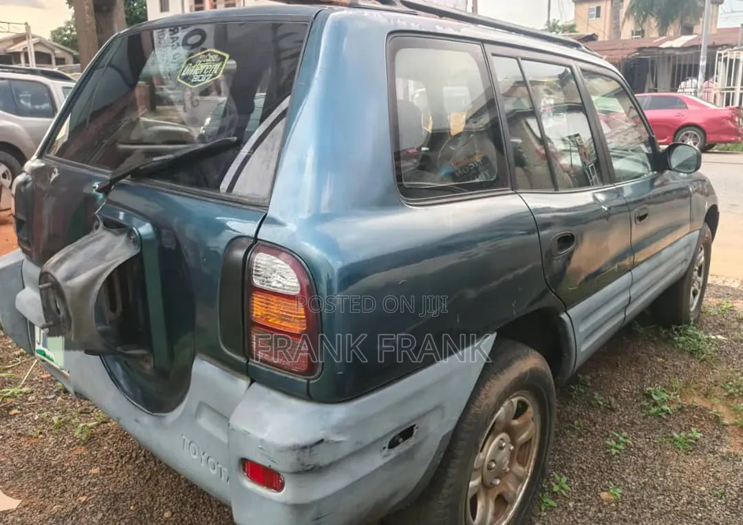 Toyota RAV4 1999 Green