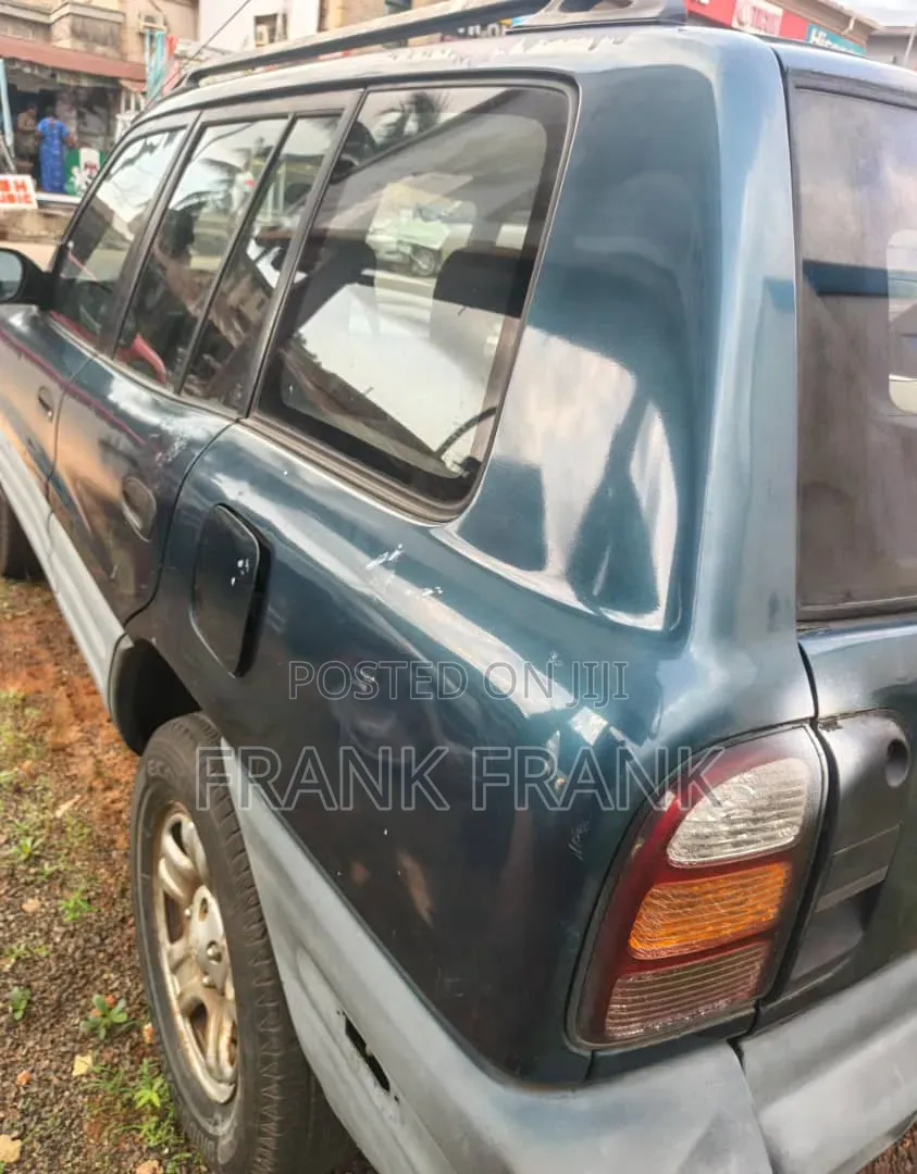 Toyota RAV4 1999 Green
