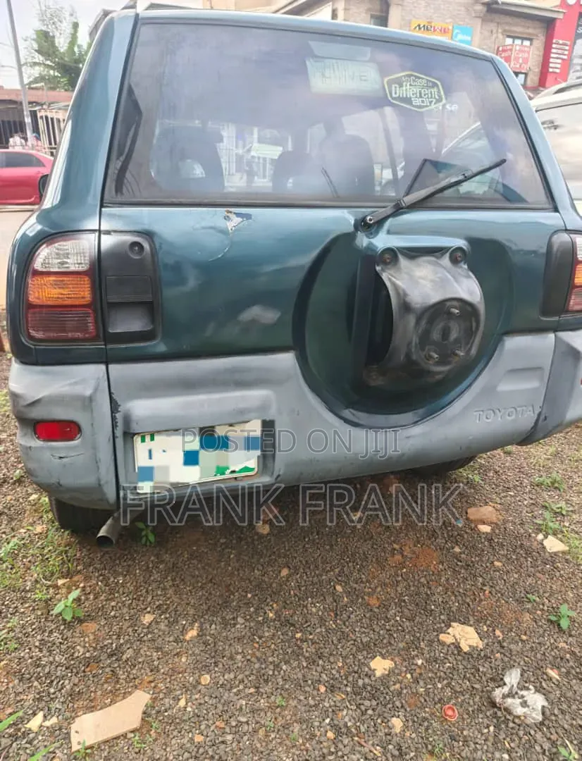 Toyota RAV4 1999 Green