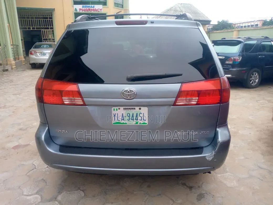 Toyota Sienna XLE Limited 2005 Gray