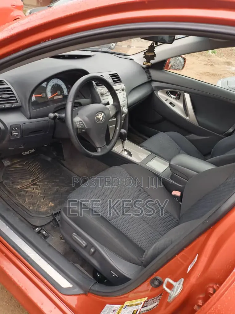 Toyota Camry LE 4dr Sedan (2.5L 4cyl 6AM) 2010 Red