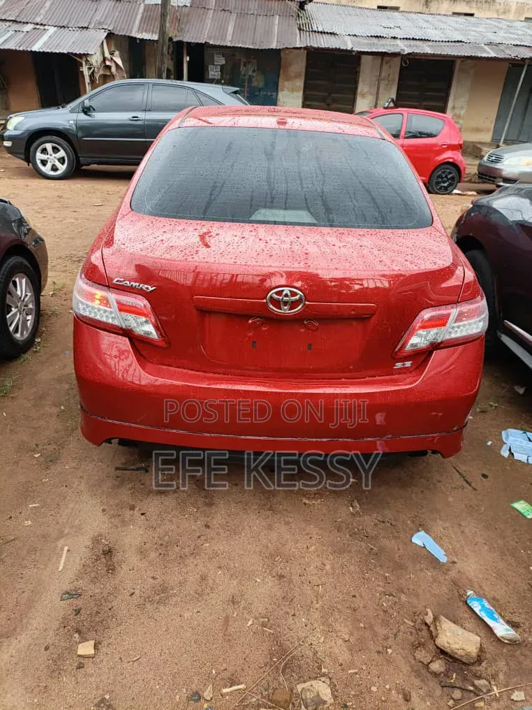 Toyota Camry LE 4dr Sedan (2.5L 4cyl 6AM) 2010 Red