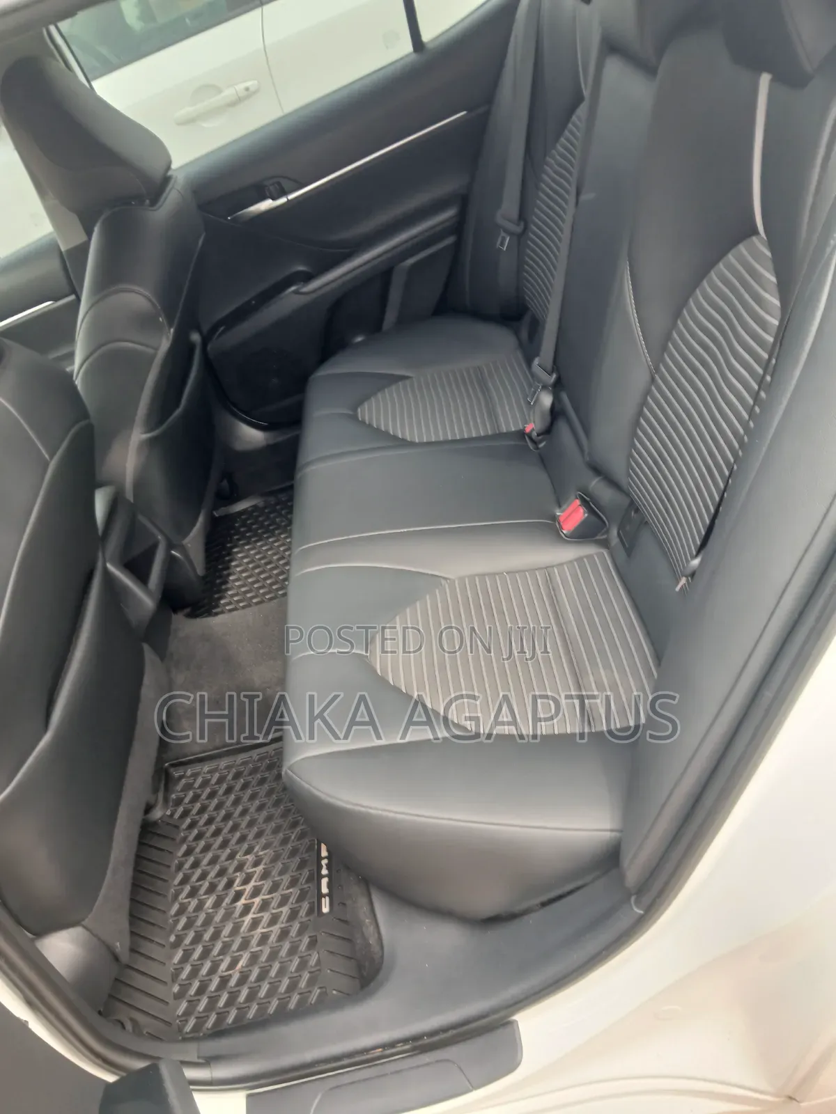 Toyota Camry SE 2021 White