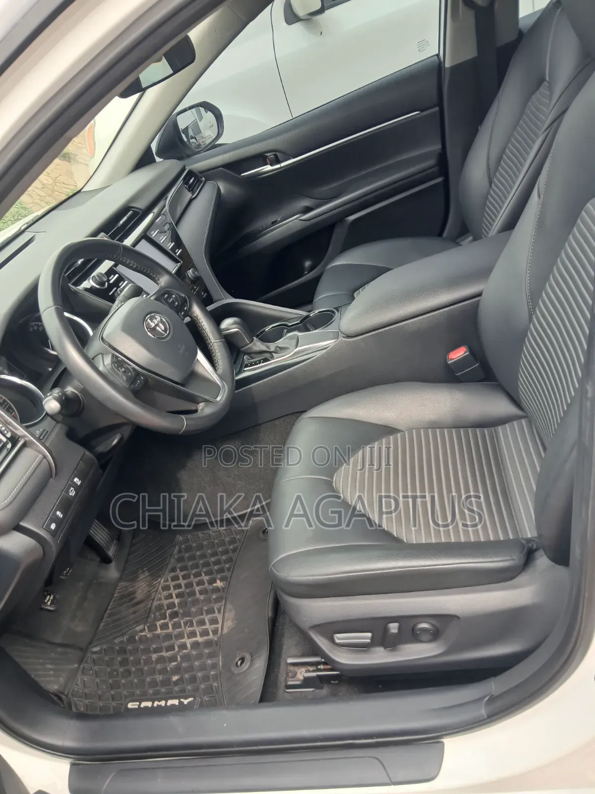 Toyota Camry SE 2021 White