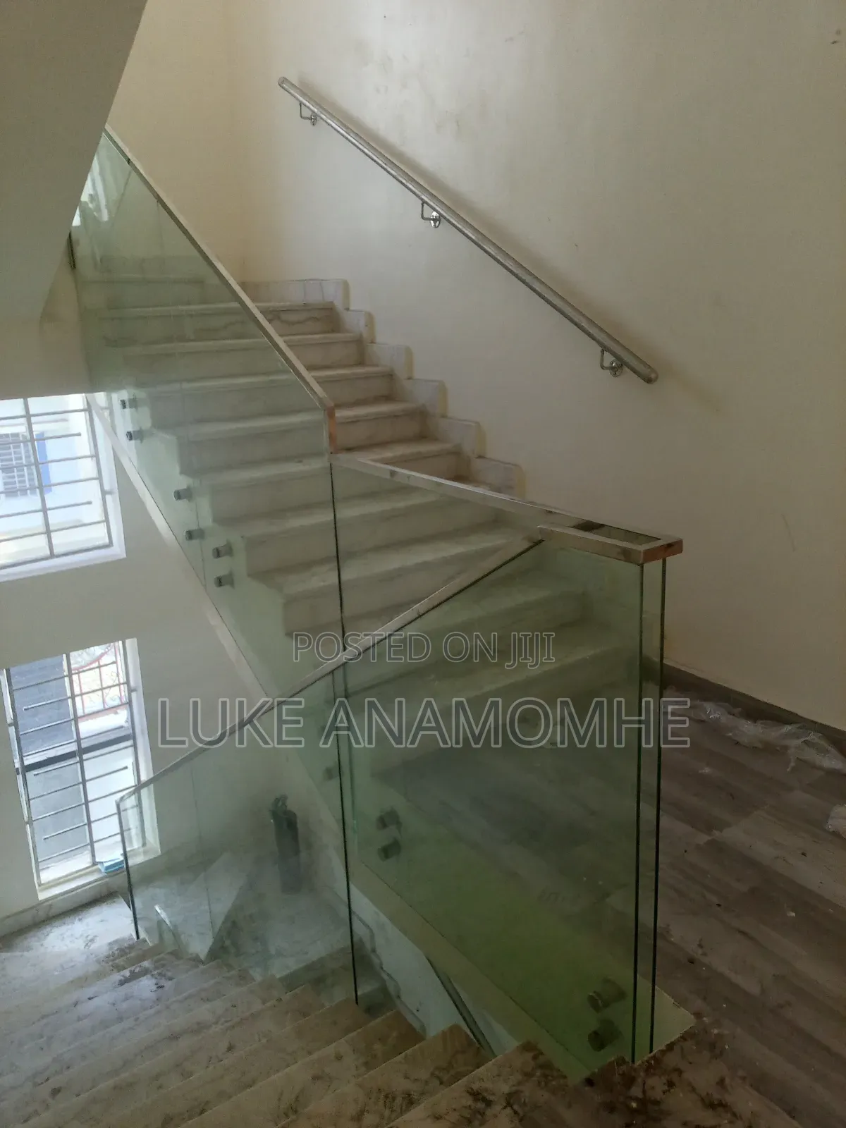 Stepcase Frameless Glass