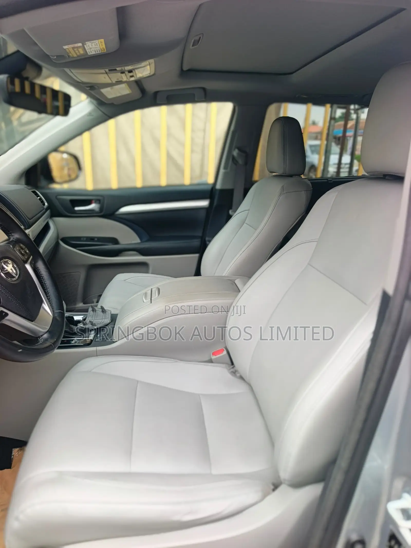 Toyota Highlander XLE 4x4 V6 (3.5L 6cyl 8A) 2017 Silver