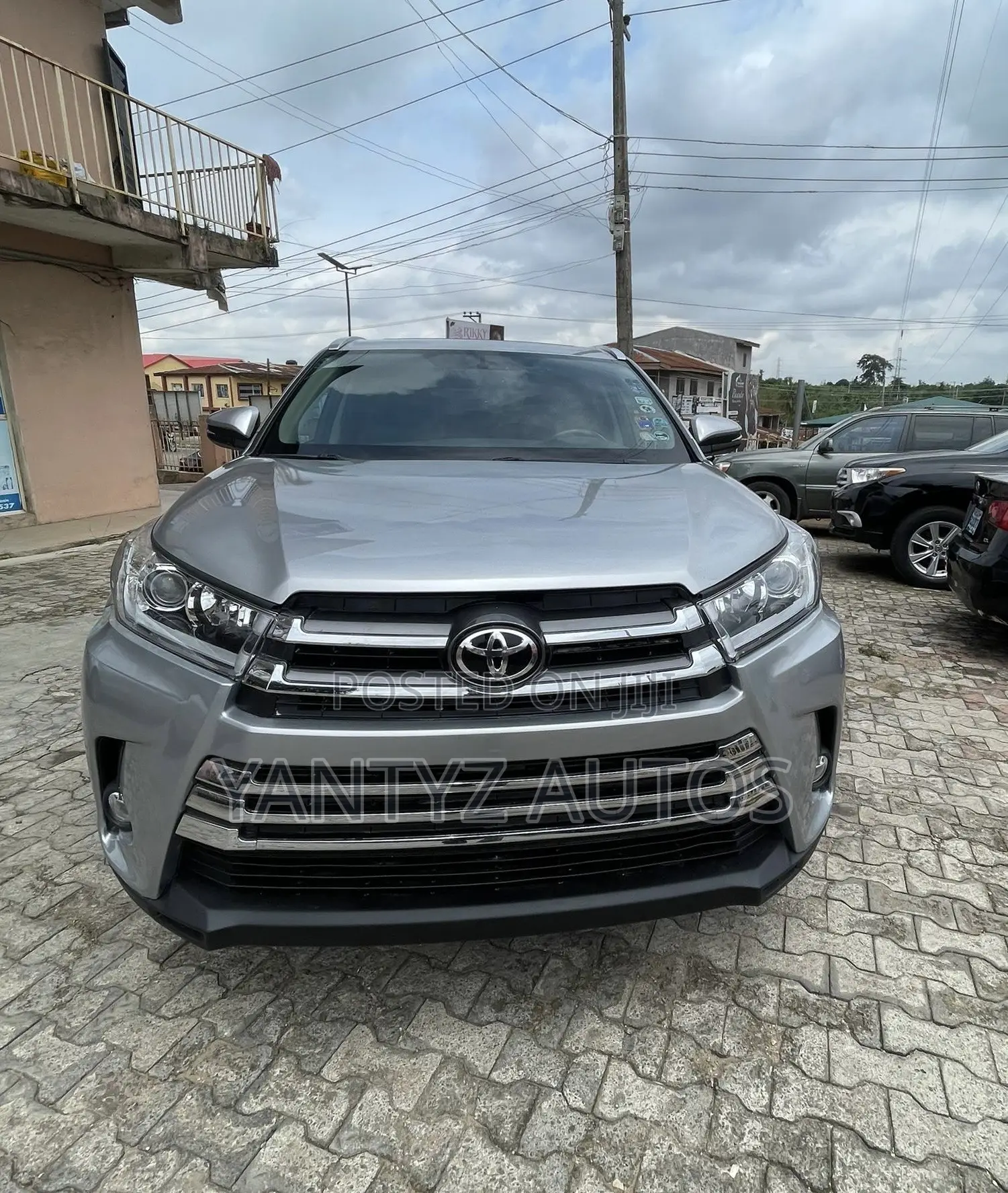 Toyota Highlander XLE 4dr SUV AWD (3.5L 6cyl 6A) 2015 Silver
