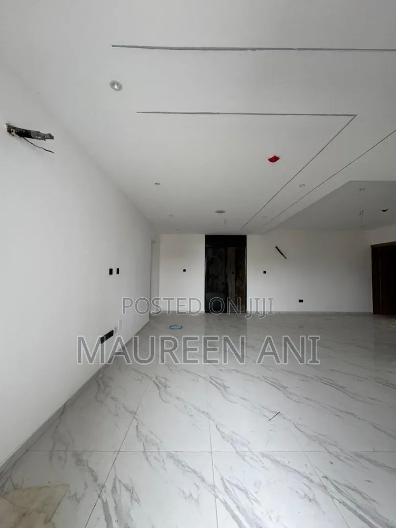 3bdrm Apartment in Ikeja Gra for sale