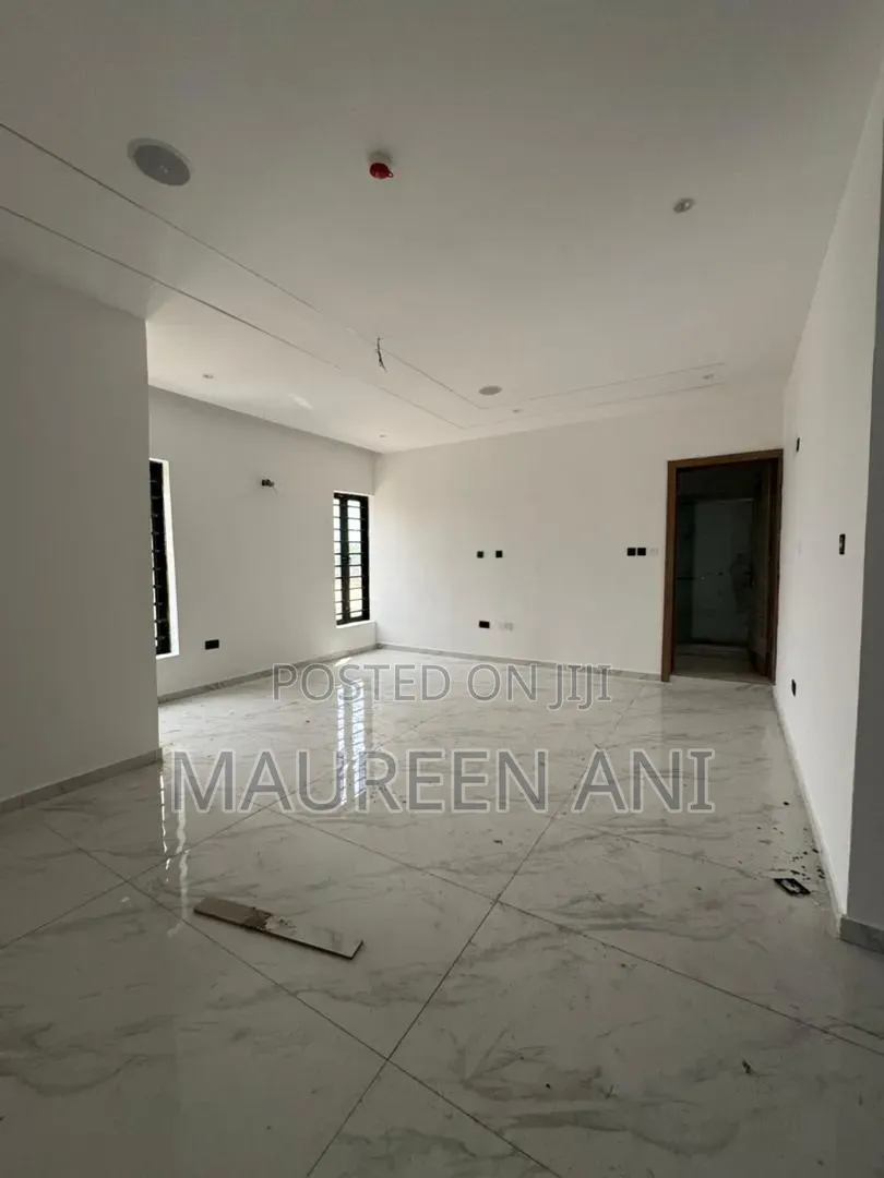 3bdrm Apartment in Ikeja Gra for sale