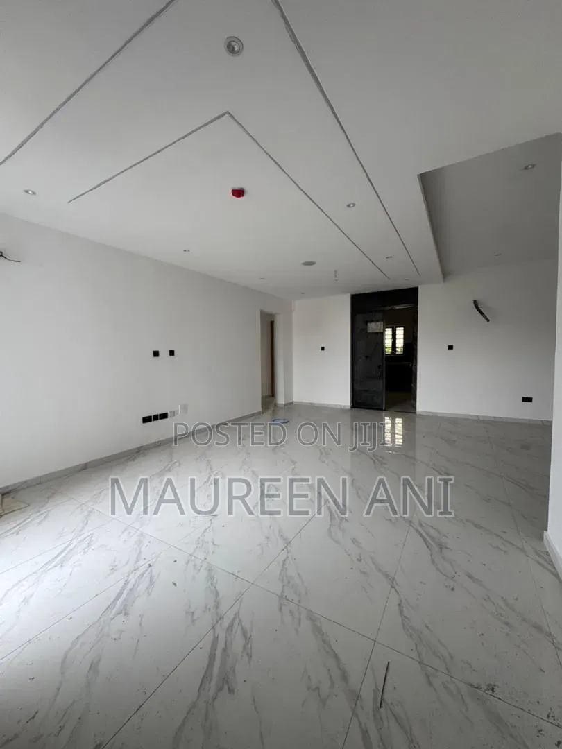 3bdrm Apartment in Ikeja Gra for sale