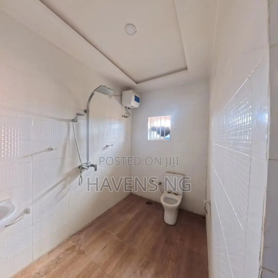 4bdrm Bungalow in Shimawa for sale