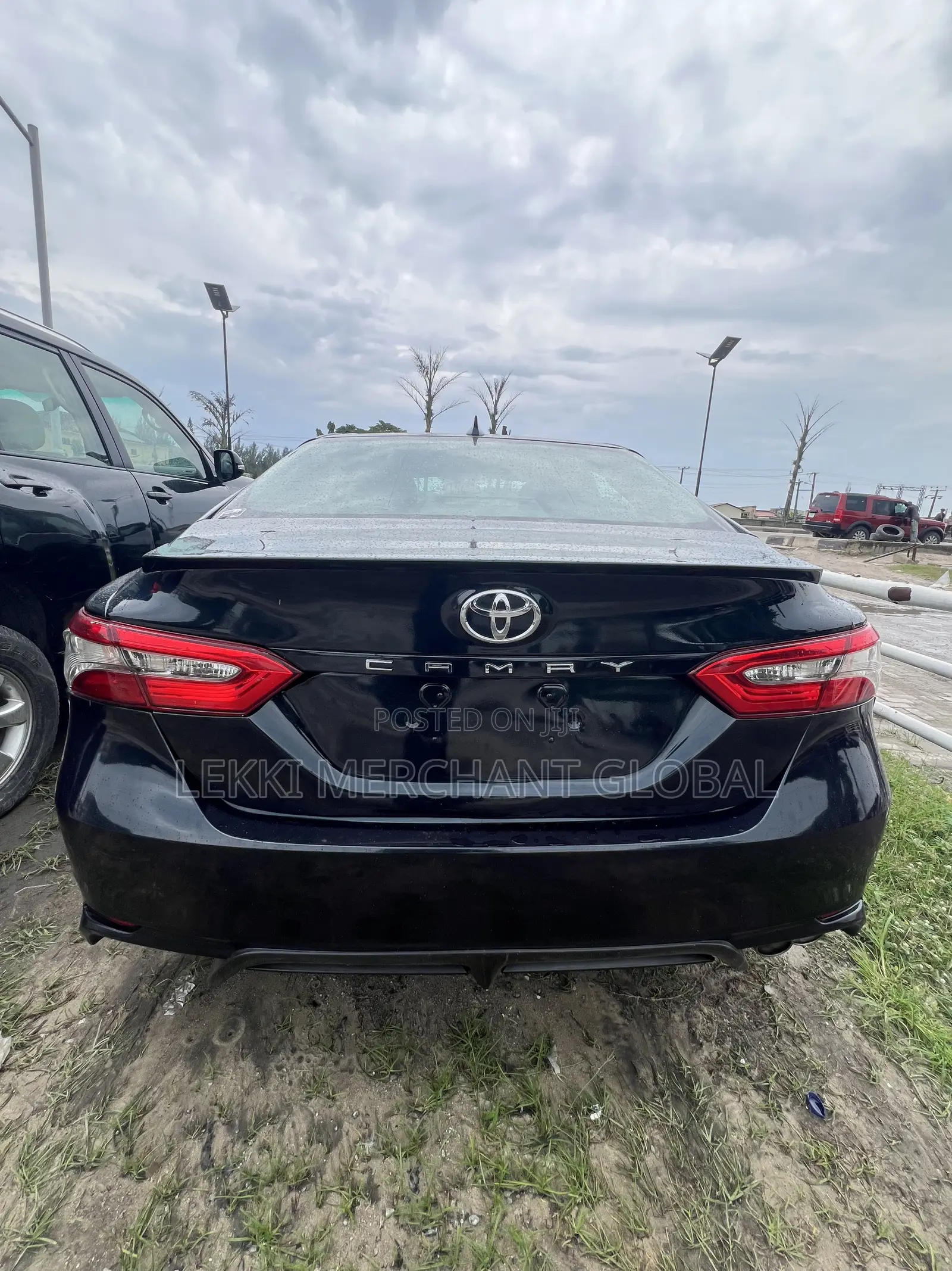 Toyota Camry SE FWD 2020 Blue