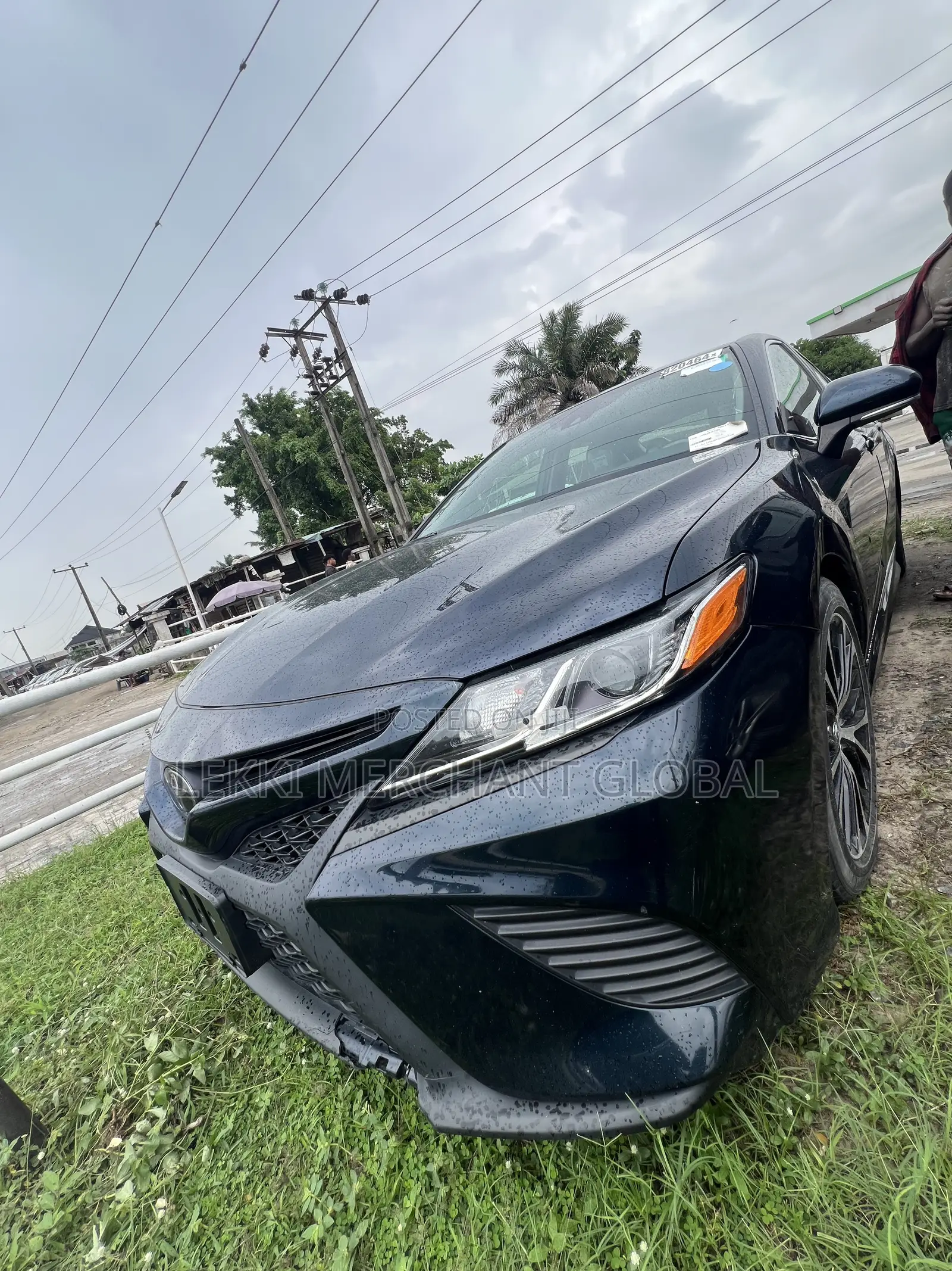 Toyota Camry SE FWD 2020 Blue