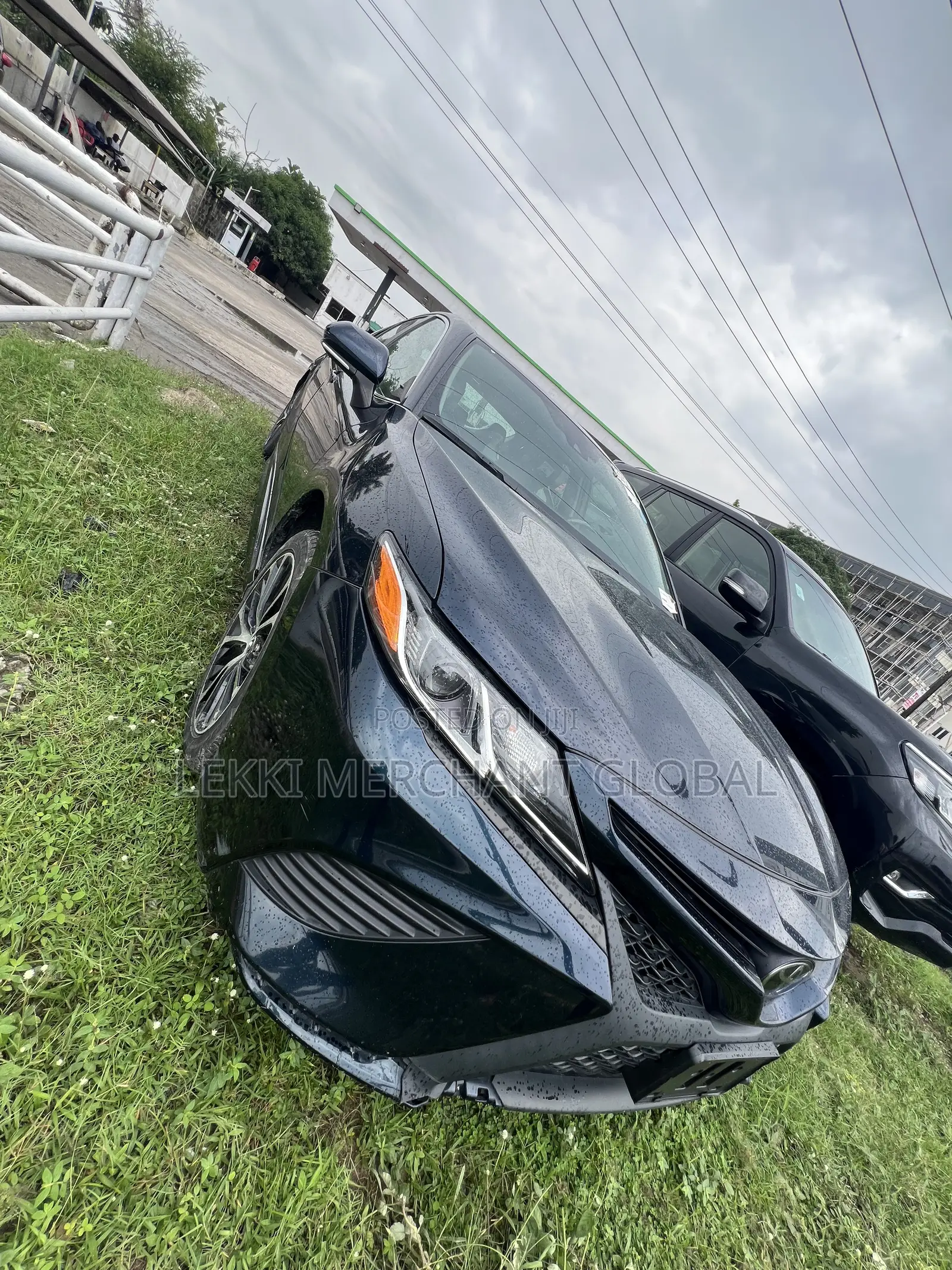 Toyota Camry SE FWD 2020 Blue