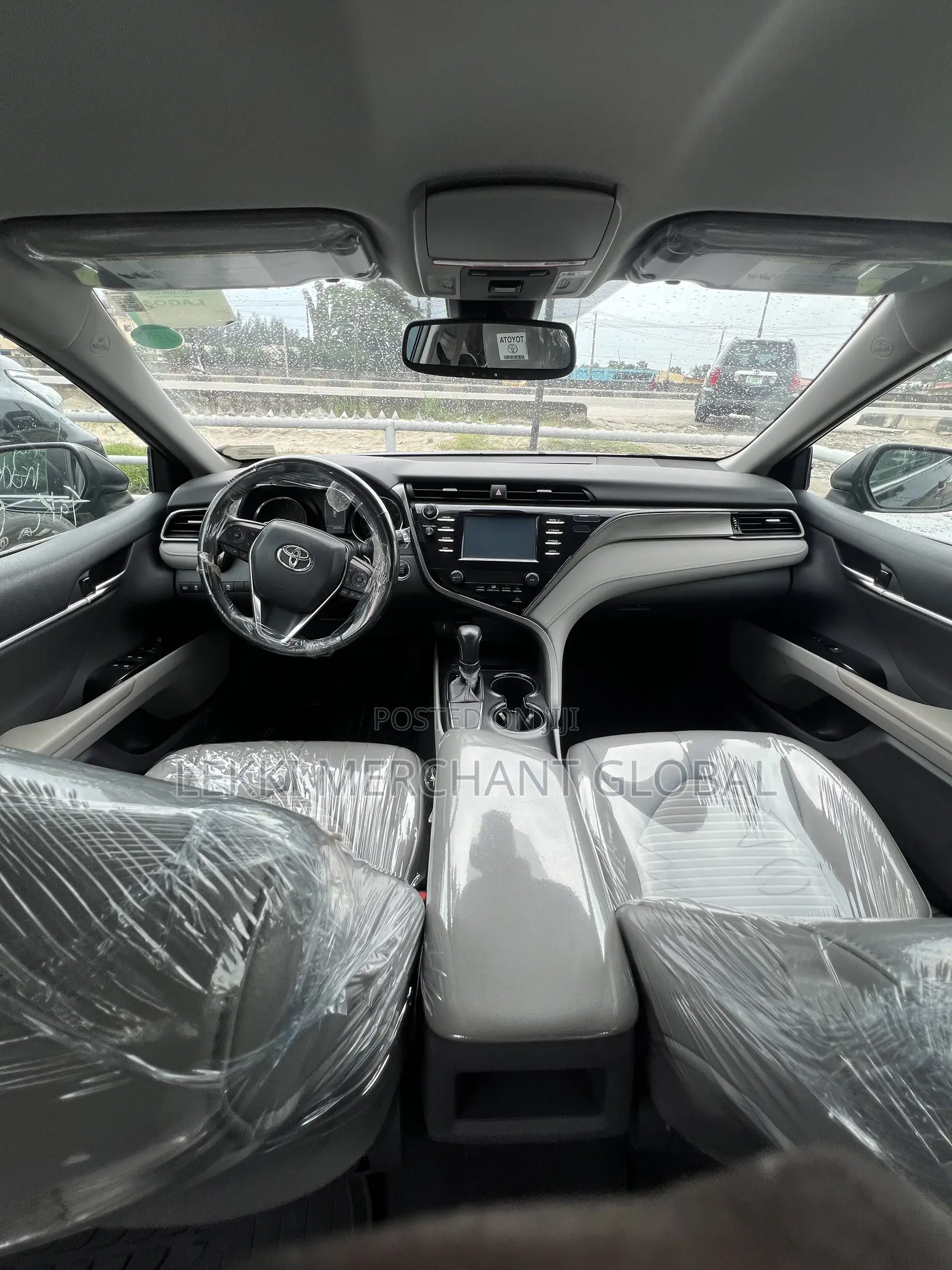 Toyota Camry SE FWD 2020 Blue