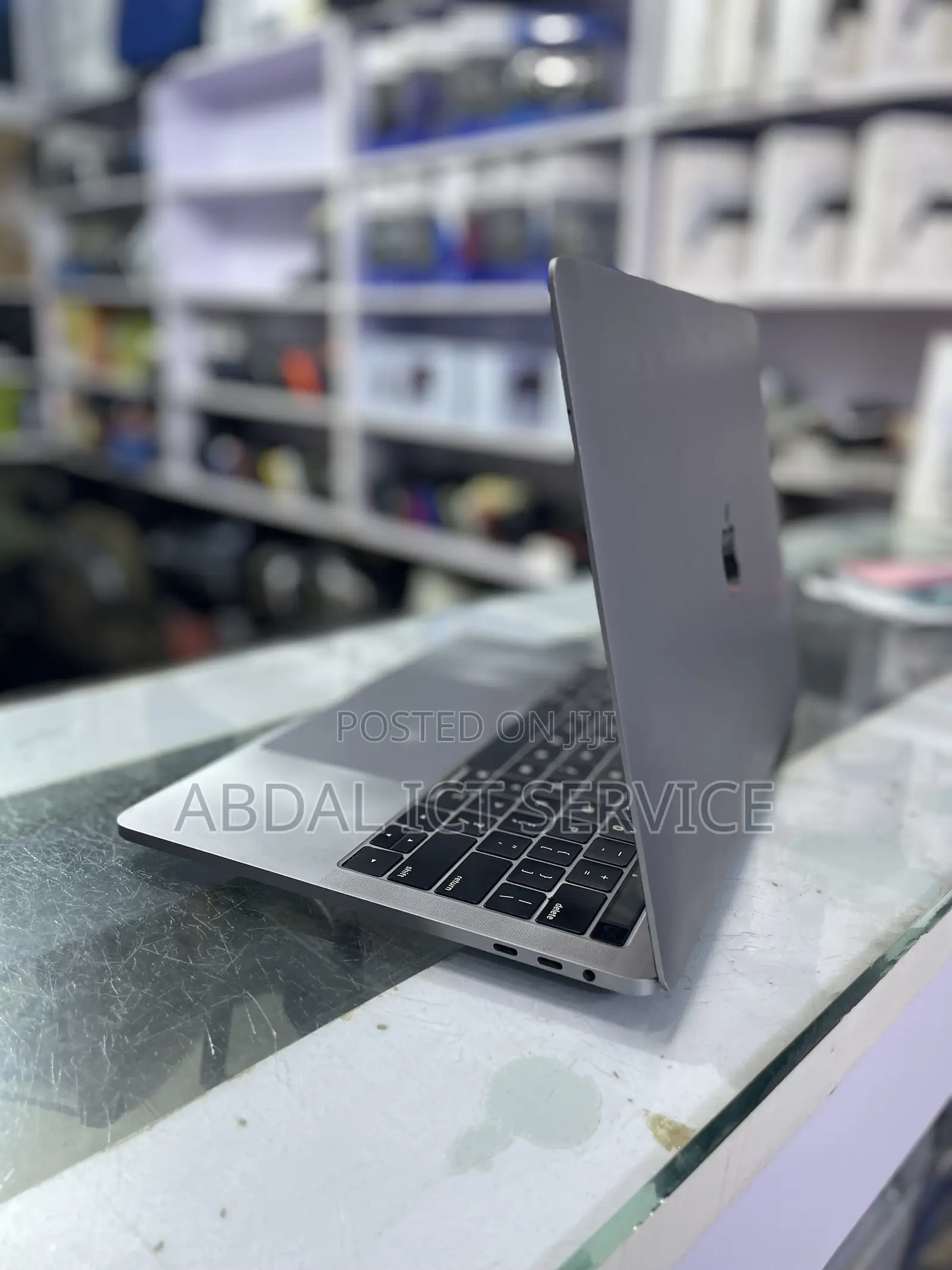 Laptop Apple MacBook 2019 16GB Intel Core i7 SSD 256GB