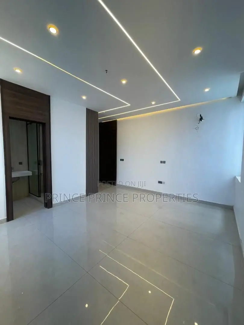 Furnished 6bdrm Duplex in Lekki for sale