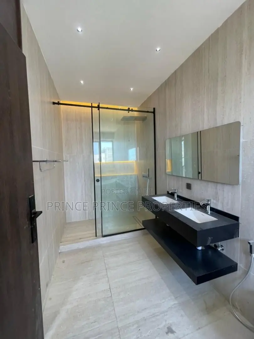 Furnished 6bdrm Duplex in Lekki for sale