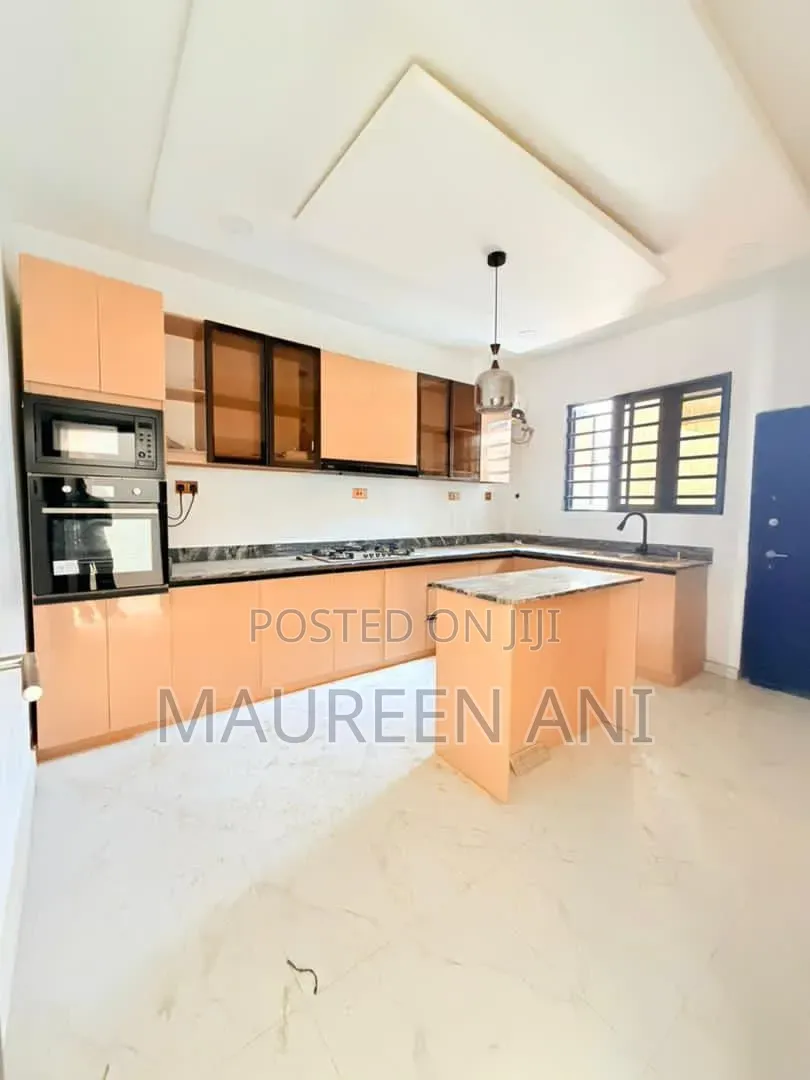 5bdrm Apartment in Amthony, Anthony Village for sale