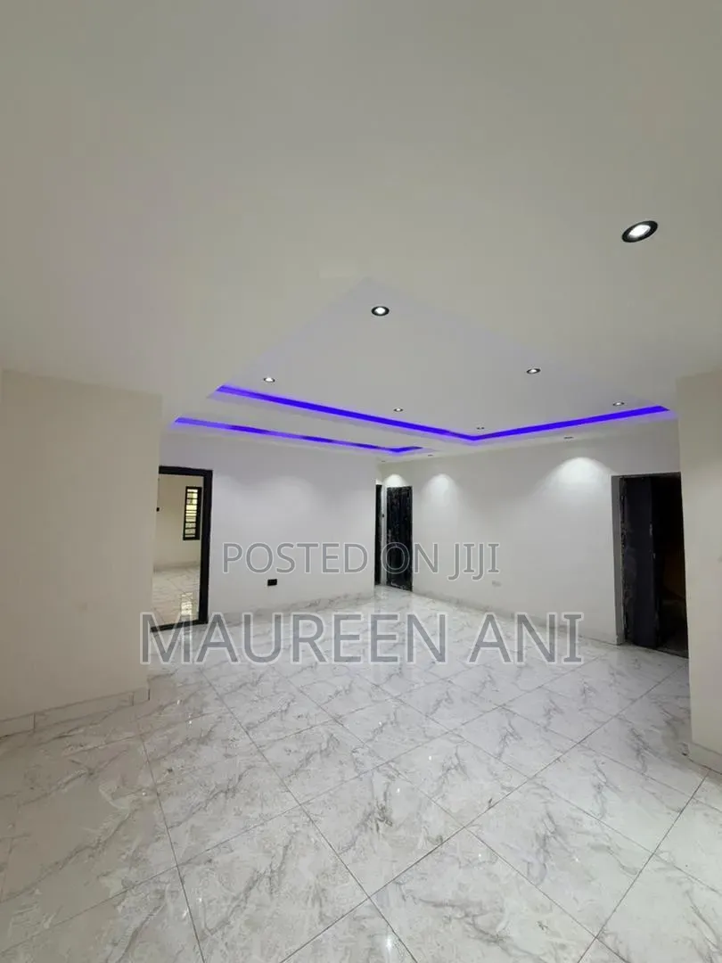 3bdrm Apartment in Gbagada for sale
