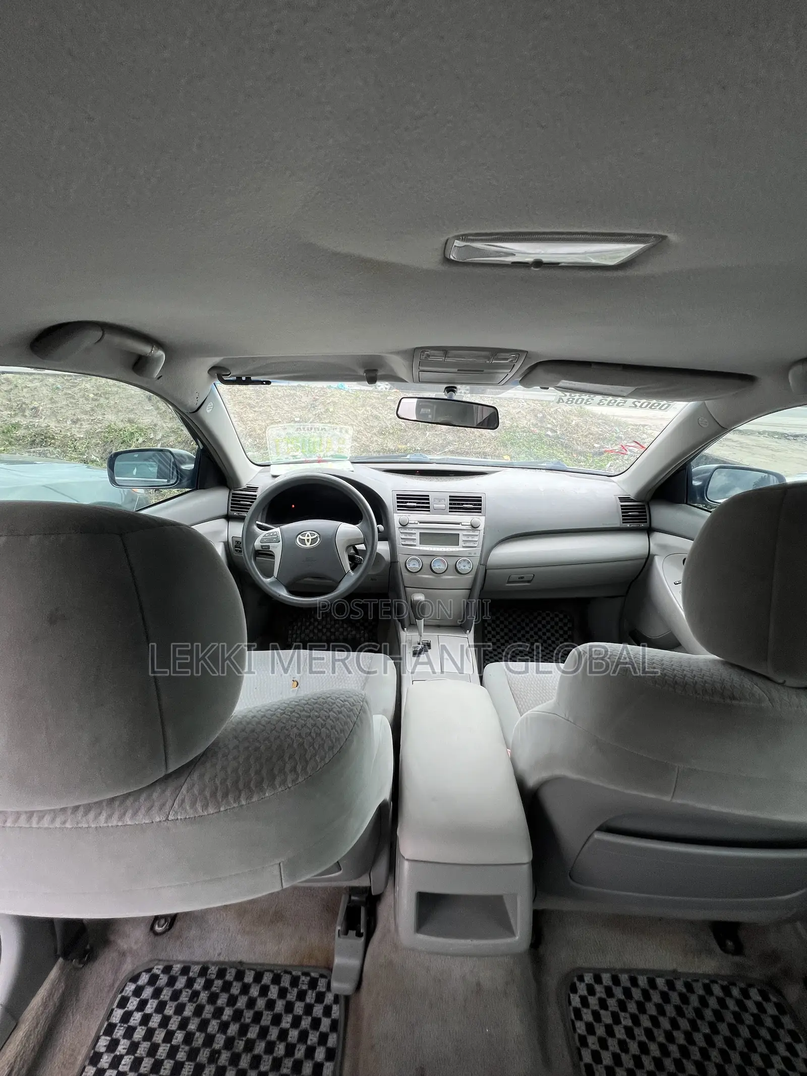 Toyota Camry LE 4dr Sedan (2.5L 4cyl 6AM) 2010 Gray