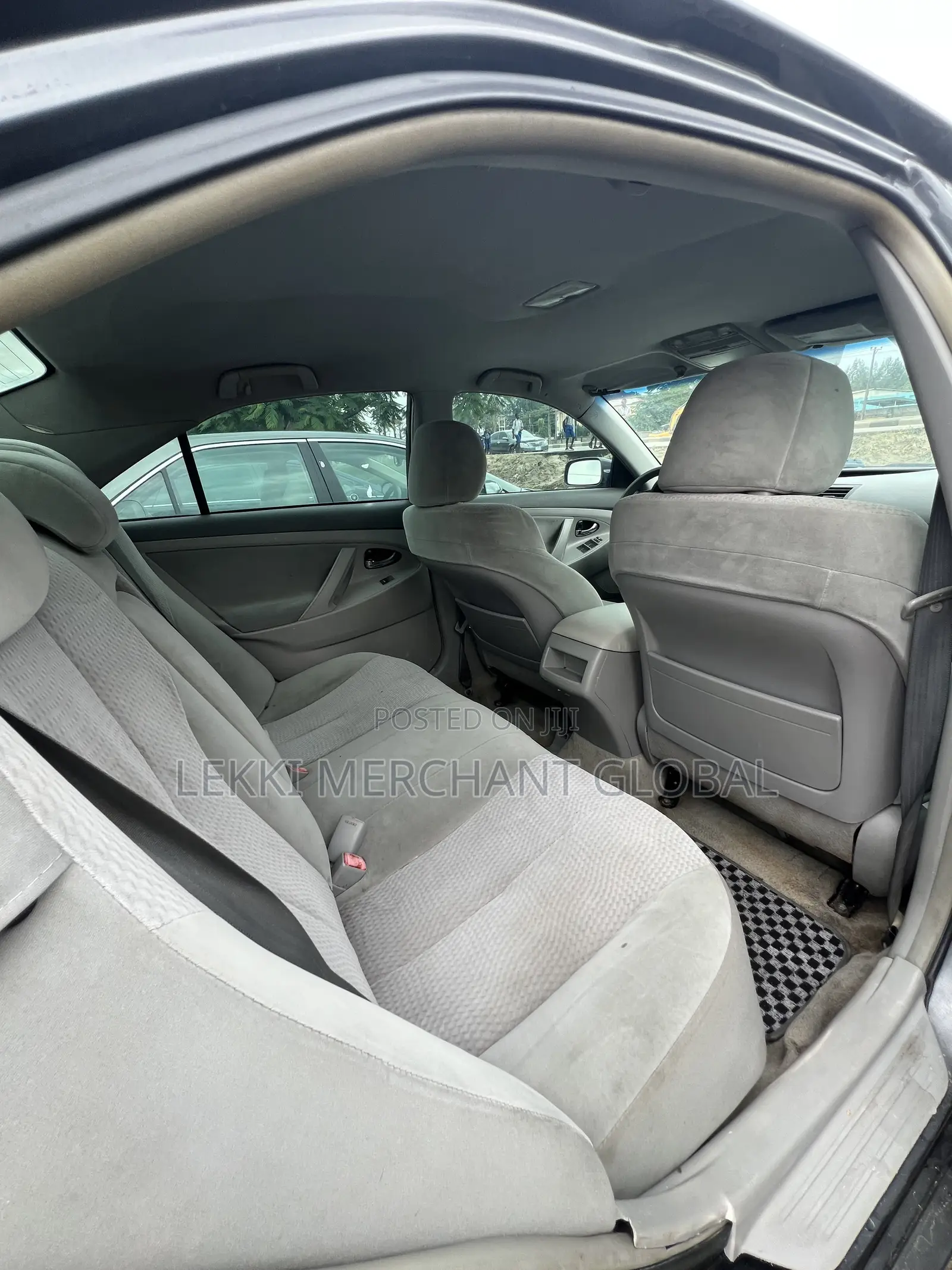 Toyota Camry LE 4dr Sedan (2.5L 4cyl 6AM) 2010 Gray