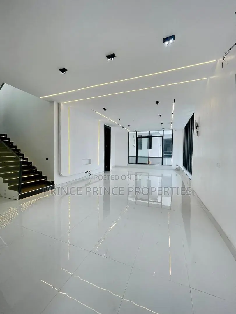 Furnished 5bdrm Duplex in Lekki, Chevron for sale