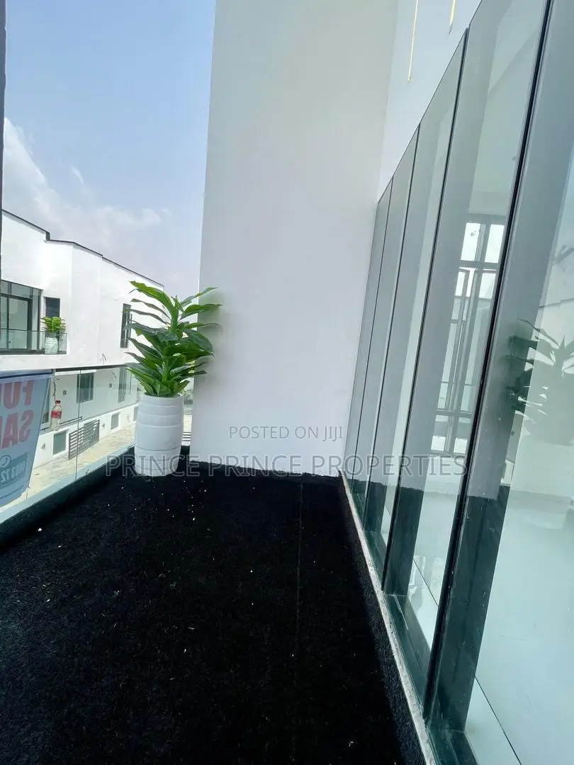 Furnished 5bdrm Duplex in Lekki, Chevron for sale