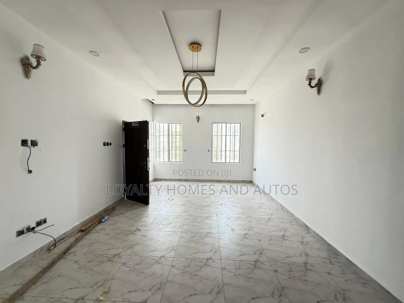 6bdrm Duplex in Berger for sale