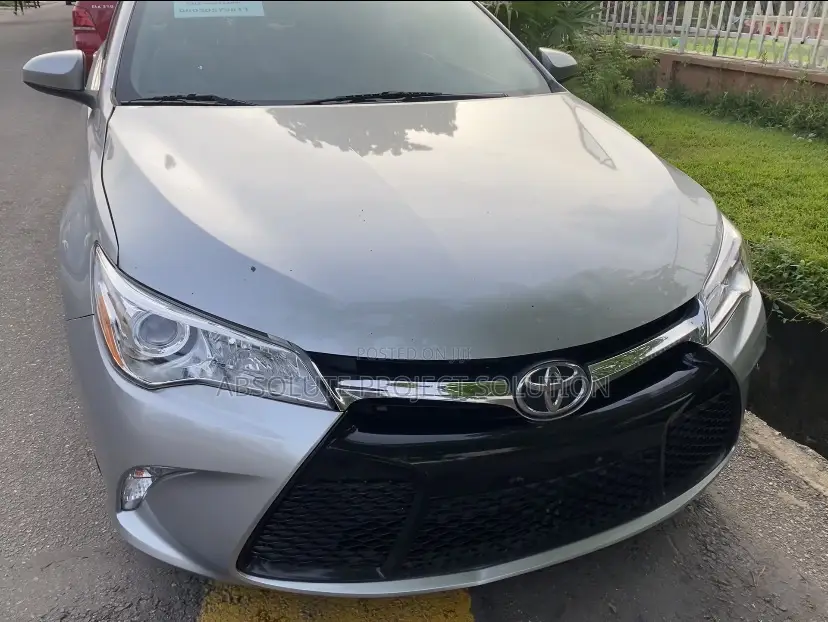 Toyota Camry SE 4dr Sedan (2.5L 4cyl 6A) 2016 Silver