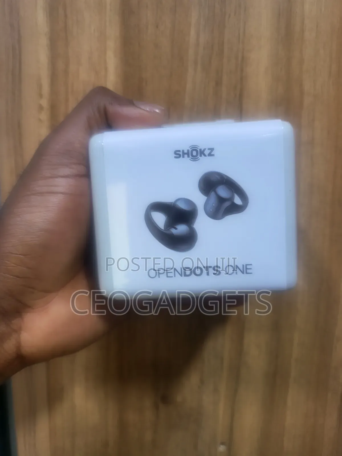 Shokz Opendot One Open Ear Clib on Earbud.
