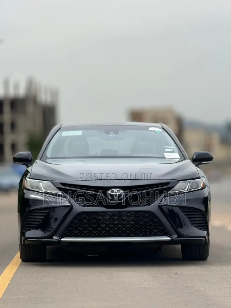 Toyota Camry XLE V6 (3.5L V6 8A) 2019 Black
