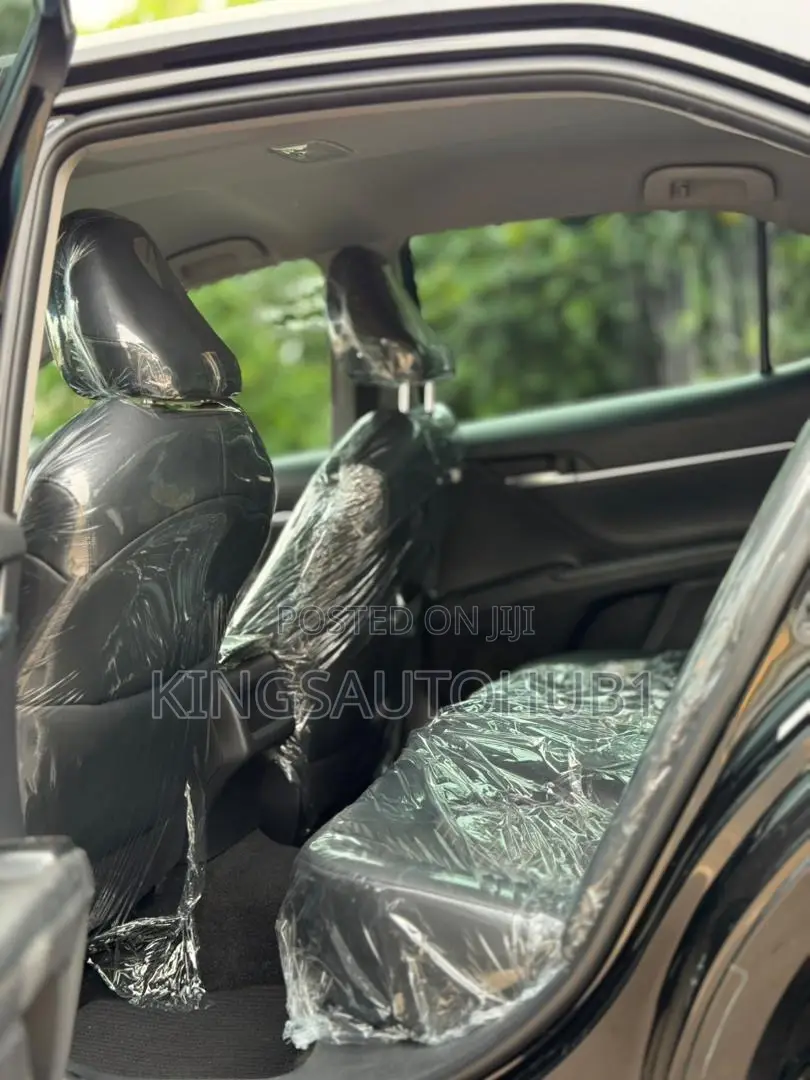 Toyota Camry XLE V6 (3.5L V6 8A) 2019 Black