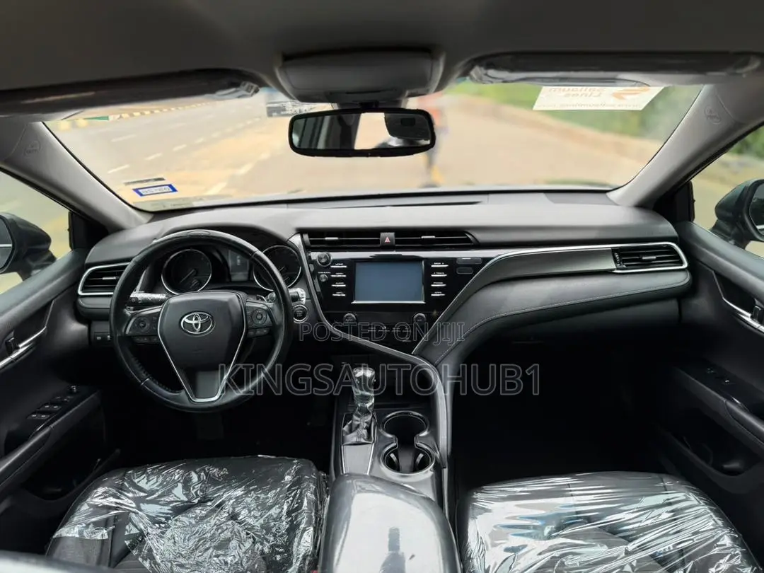 Toyota Camry XLE V6 (3.5L V6 8A) 2019 Black